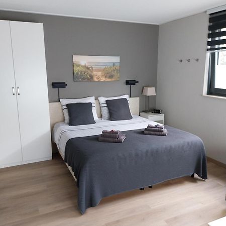 Elvis Presley Private Studio With Kitchen And Airconditioning Goes Εξωτερικό φωτογραφία