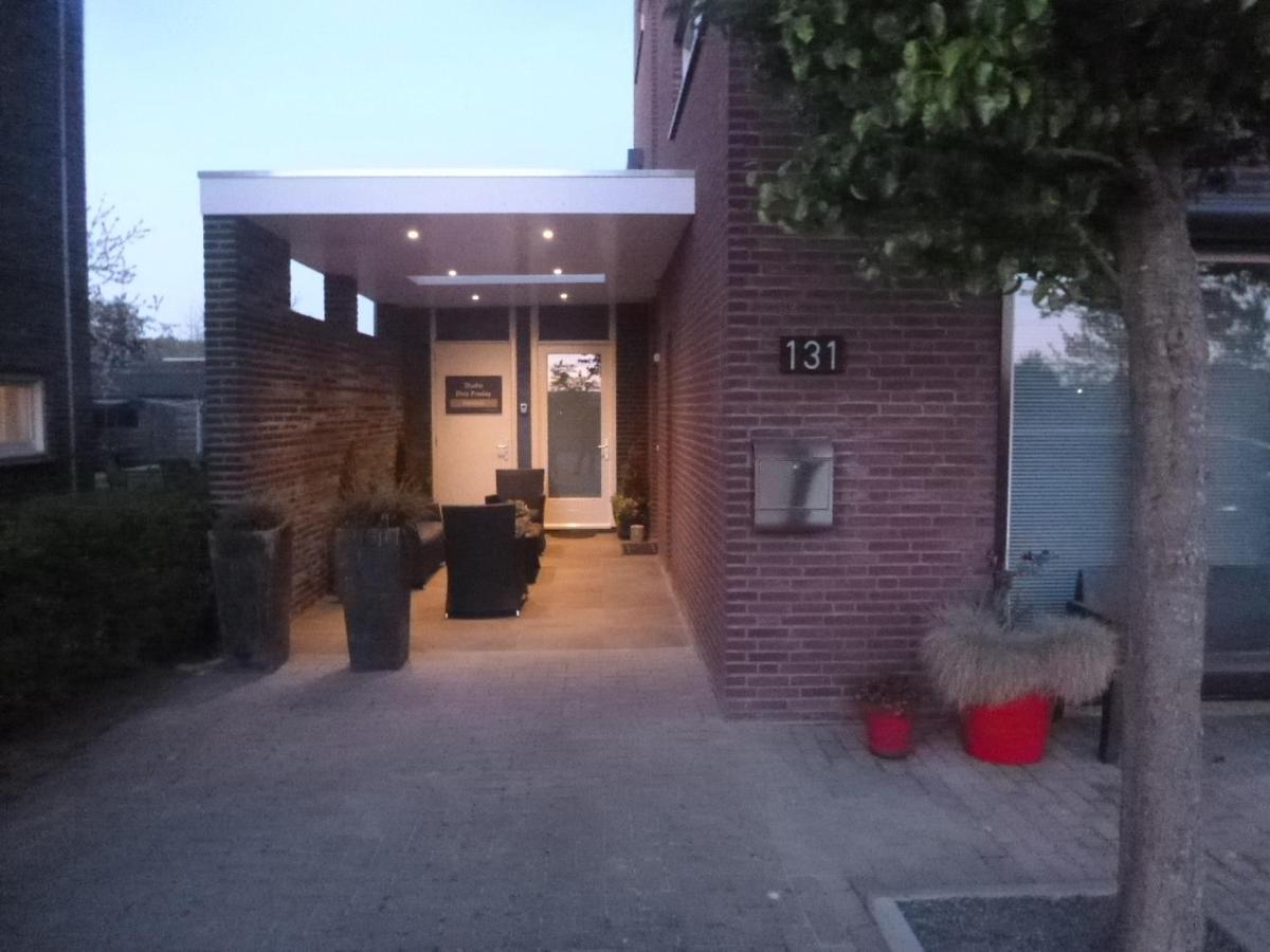 Elvis Presley Private Studio With Kitchen And Airconditioning Goes Εξωτερικό φωτογραφία