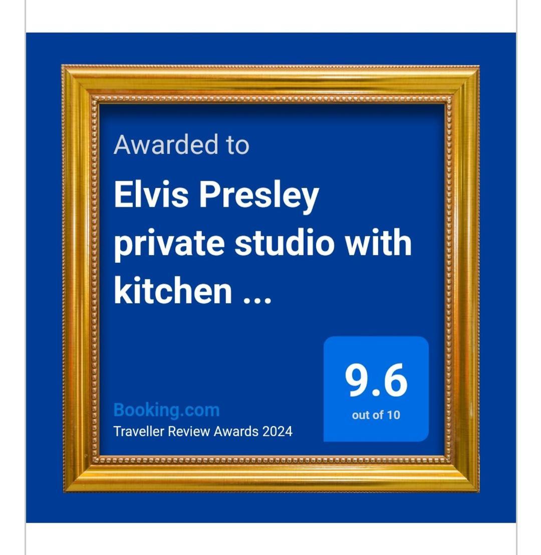 Elvis Presley Private Studio With Kitchen And Airconditioning Goes Εξωτερικό φωτογραφία